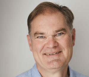 Holt mit seine Teams Unternehmen aus der Schockstarre: Unternehmensberater Wilhelm Hofmann ©Kneidinger-Photography