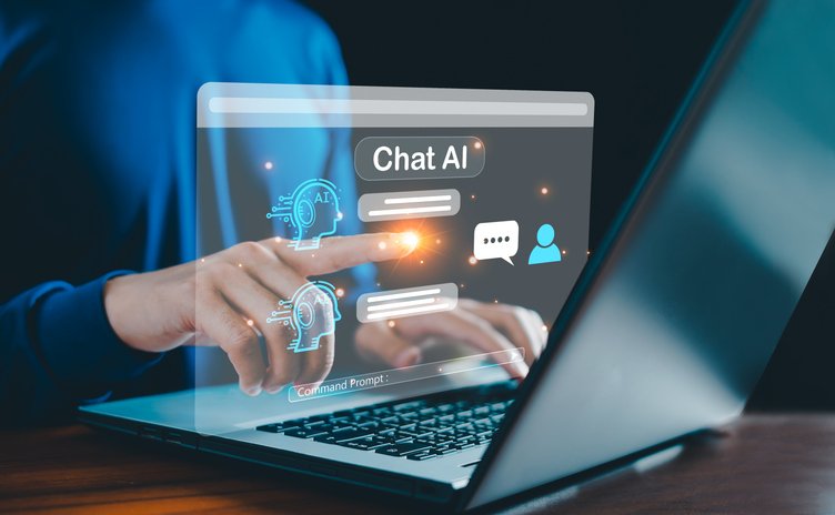 AI-Chatbot-Konversation mit Technologie der künstlichen Intelligenz, intelligenter Roboter AI, generative AI, Antwort, Geschäftsmann, der AI verwendet, um etwas zu generieren, Kundensupport, Laptop, Assistent, Chat-Schnittstelle.