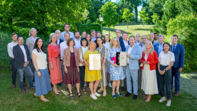 Die zertifizierten Unternehmen beim Leitbetriebe Austria Sommerfest 2025 © Christian Mikes