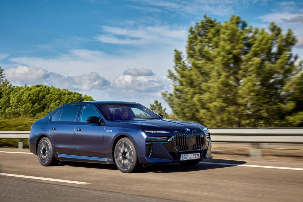 Der BMW i5 bringt die Businessklasse unter Strom – mit bis zu 601 PS und Premium-Innenraum